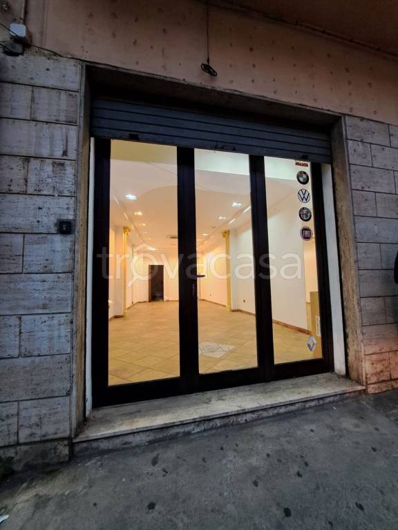 negozio in affitto a Reggio di Calabria in zona Sbarre