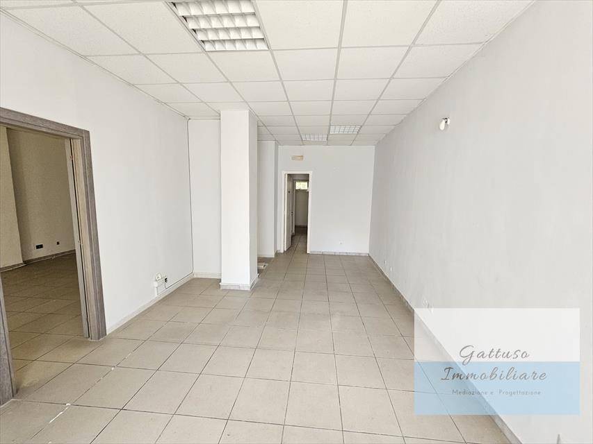 locale commerciale in affitto a Reggio di Calabria in zona Centro Storico
