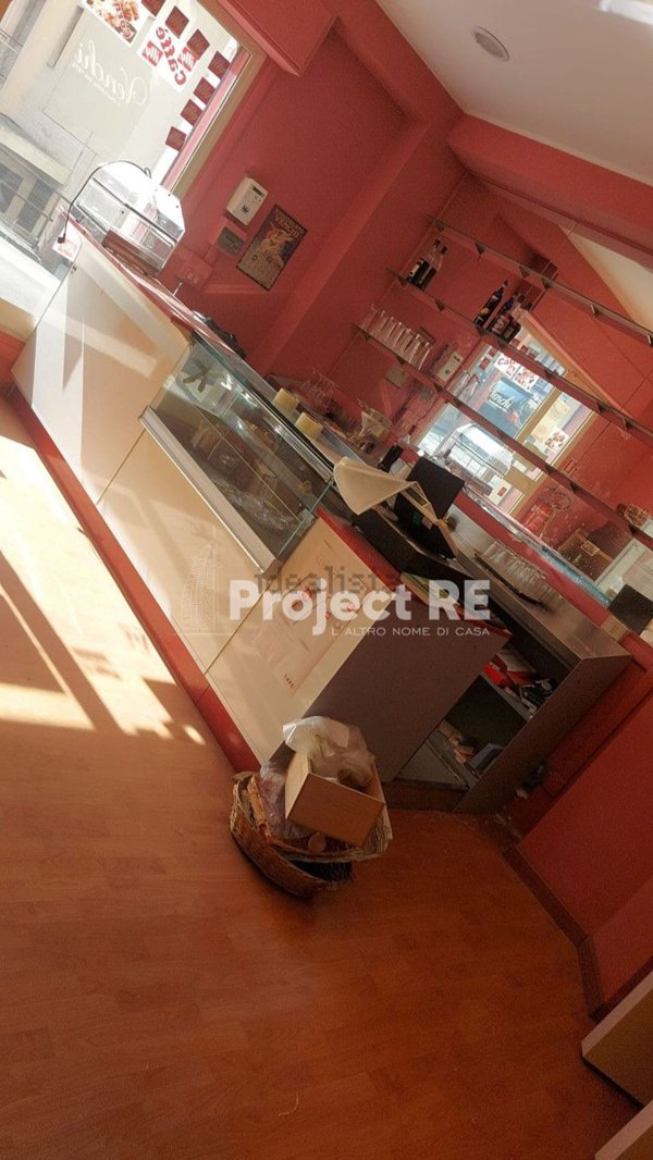 locale commerciale in affitto a Reggio di Calabria in zona Centro Storico
