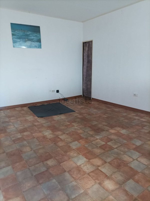 locale di sgombero in affitto a Reggio di Calabria