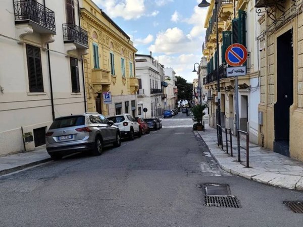 negozio in affitto a Reggio di Calabria in zona Centro Storico