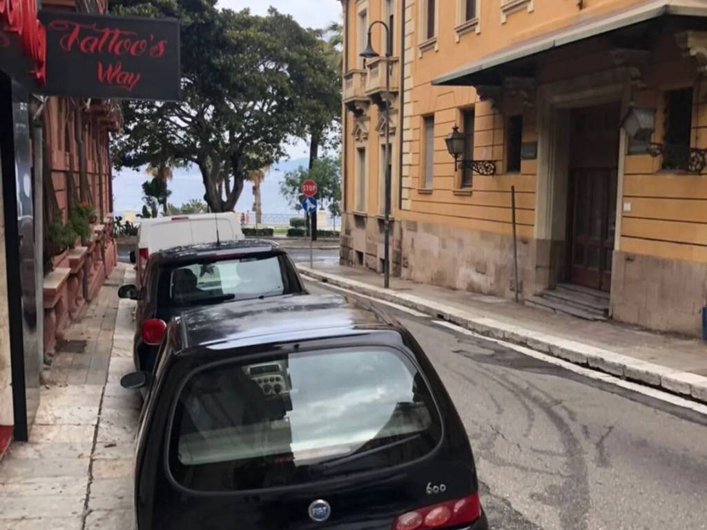 negozio in affitto a Reggio di Calabria in zona Centro Storico