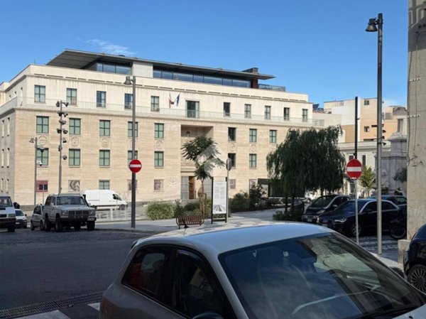 negozio in affitto a Reggio di Calabria in zona Centro Storico