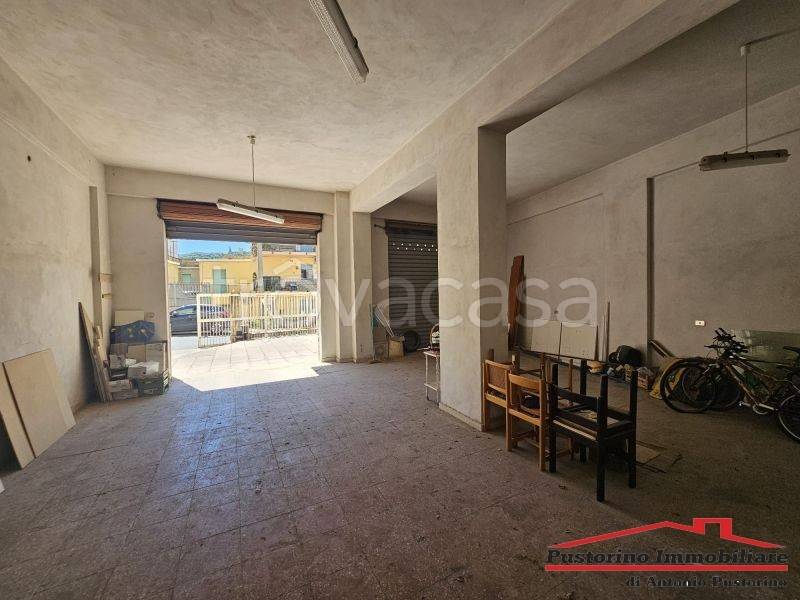 locale commerciale in affitto a Reggio di Calabria in zona San Sperato