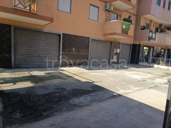 negozio in affitto a Reggio di Calabria in zona Sbarre