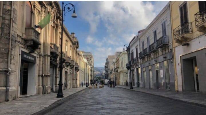 negozio in affitto a Reggio di Calabria in zona Centro Storico