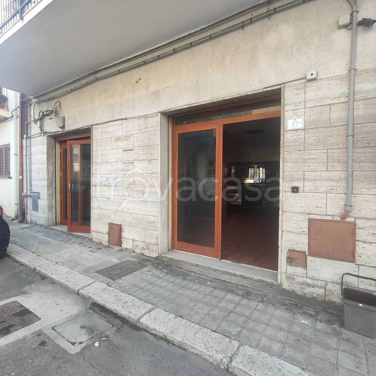 negozio in affitto a Reggio di Calabria in zona Santa Caterina