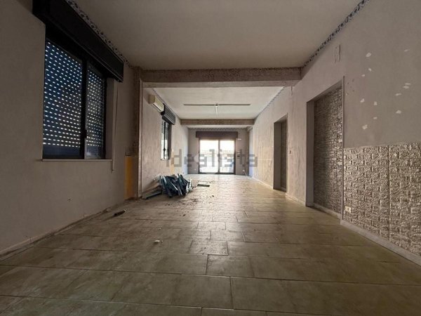 locale commerciale in affitto a Reggio di Calabria