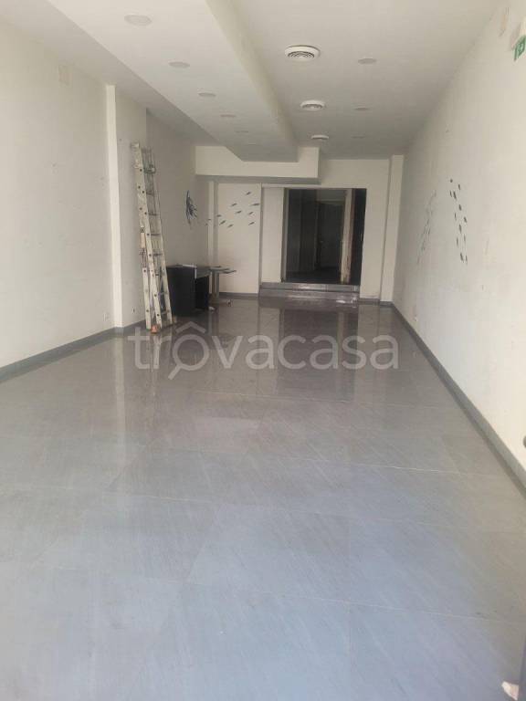 negozio in affitto a Reggio di Calabria in zona Spirito Santo
