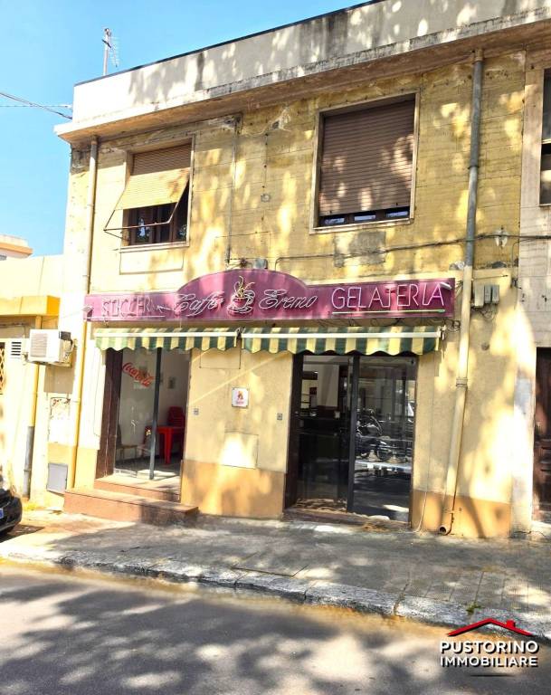 negozio in affitto a Reggio di Calabria in zona Eremo