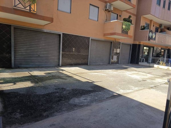 negozio in affitto a Reggio di Calabria in zona Rione Ferrovieri