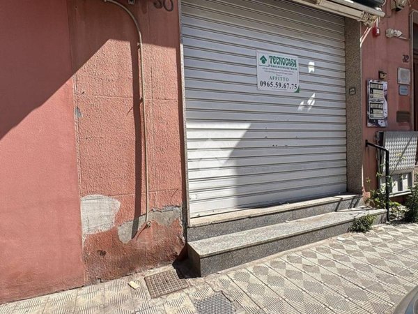locale commerciale in affitto a Reggio di Calabria in zona Stadio