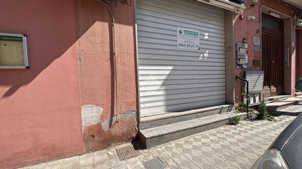locale commerciale in affitto a Reggio di Calabria in zona Rione Ferrovieri