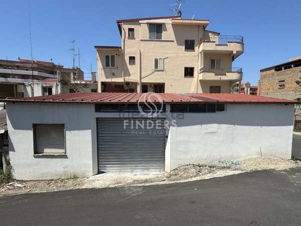 locale di sgombero in affitto a Reggio di Calabria in zona Sbarre
