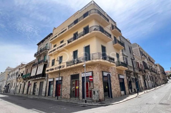 negozio in affitto a Reggio di Calabria in zona Centro Storico