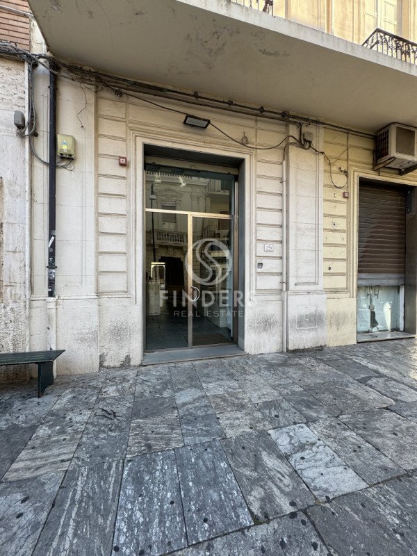 negozio in affitto a Reggio di Calabria in zona Centro Storico
