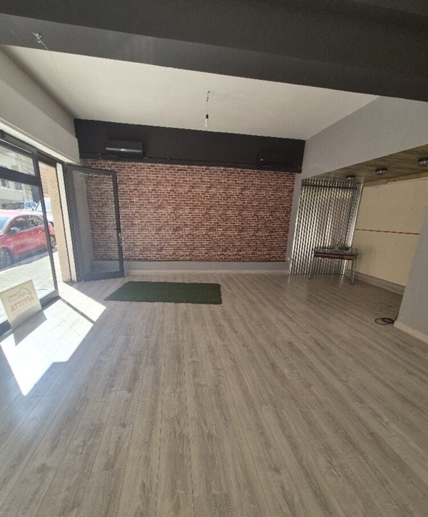locale commerciale in affitto a Reggio di Calabria in zona Centro Storico