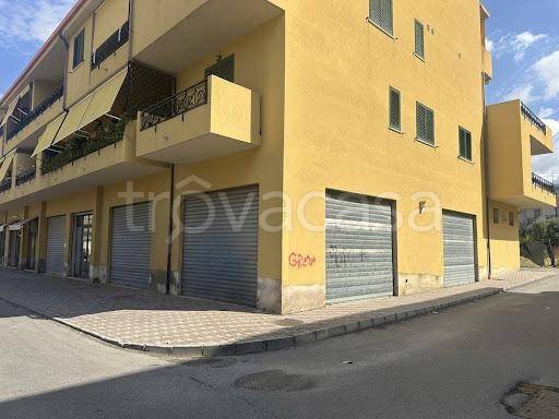 locale commerciale in affitto a Reggio di Calabria in zona Pellaro