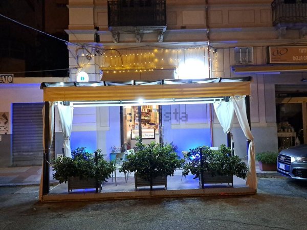 negozio in affitto a Roccella Ionica