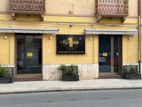 locale commerciale in affitto a Roccella Ionica