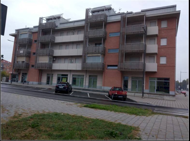 locale commerciale in affitto ad Asti