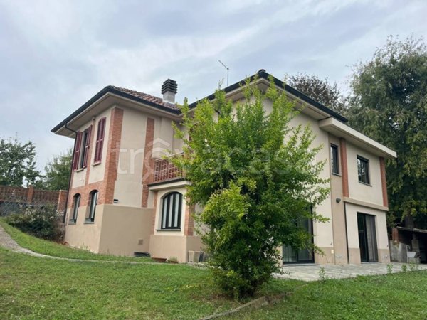 casa indipendente in affitto ad Asti in zona Madonna di Viatosto