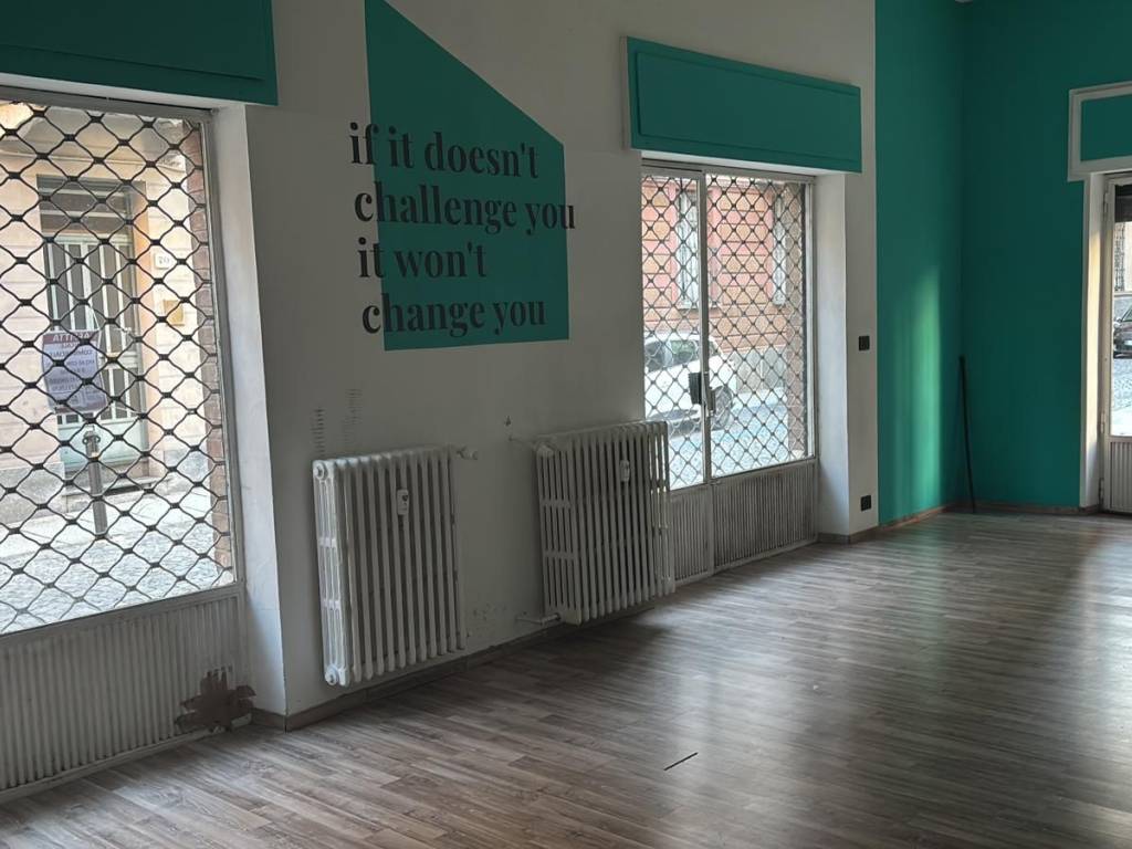negozio in affitto ad Asti