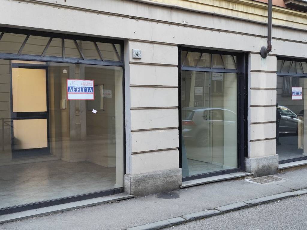 negozio in affitto ad Asti