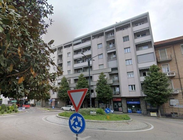 negozio in affitto ad Asti in zona Corso Dante