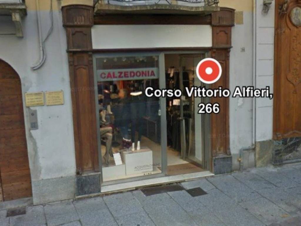 negozio in affitto ad Asti