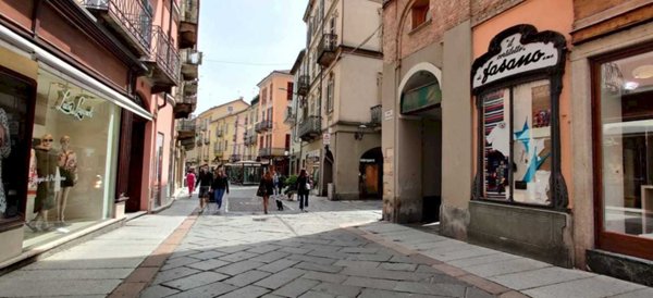 locale commerciale in affitto ad Asti in zona Centro Città
