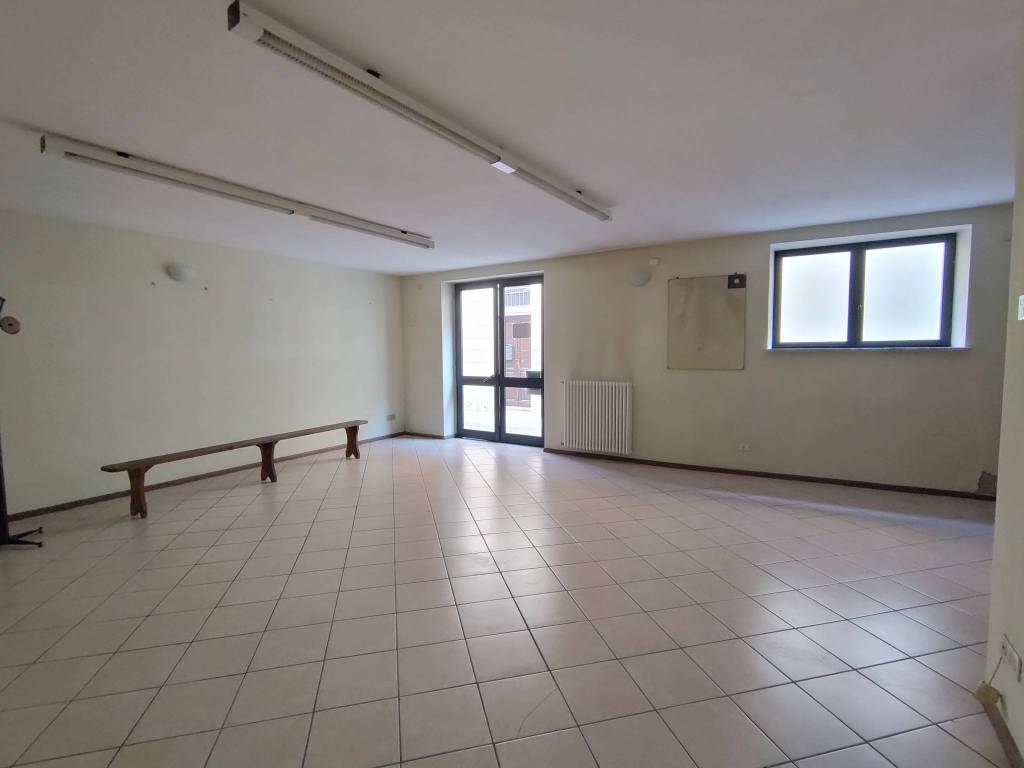 negozio in affitto ad Asti in zona Centro Città