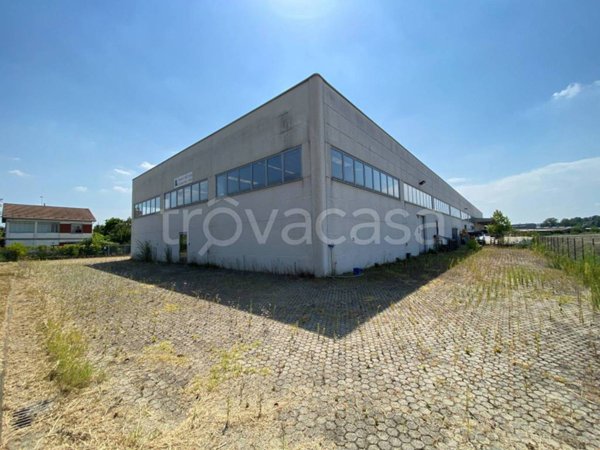 locale commerciale in affitto ad Asti in zona Madonna di Caniglie