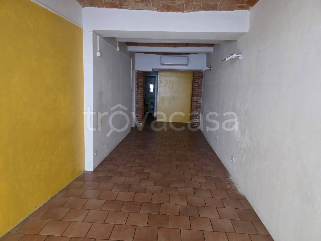 negozio in affitto ad Asti in zona Centro Città