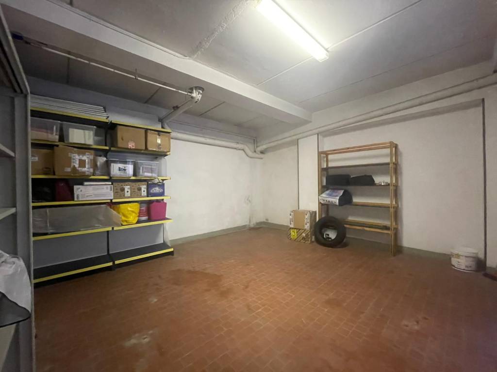 locale commerciale in affitto ad Asti in zona Trincere