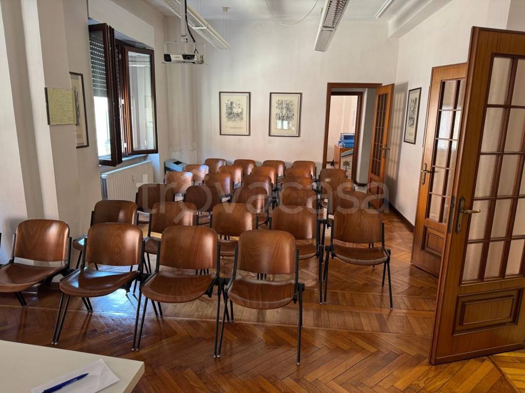 ufficio in affitto ad Asti in zona Corso Dante