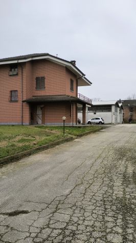 locale commerciale in affitto ad Asti