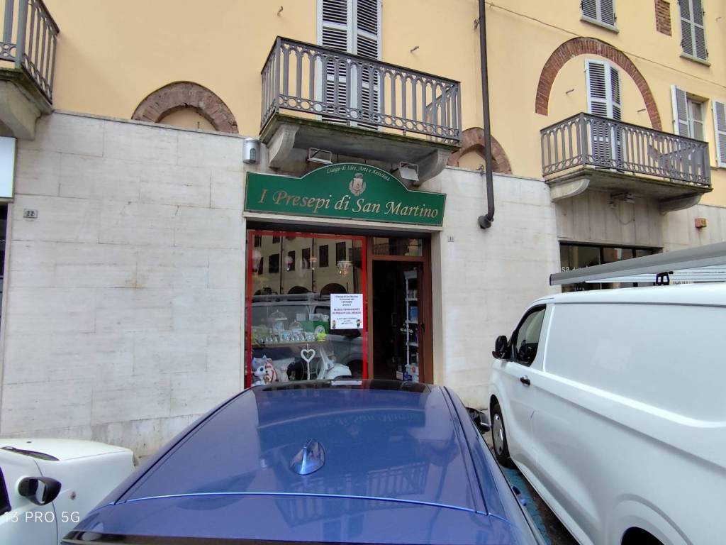 negozio in affitto ad Asti