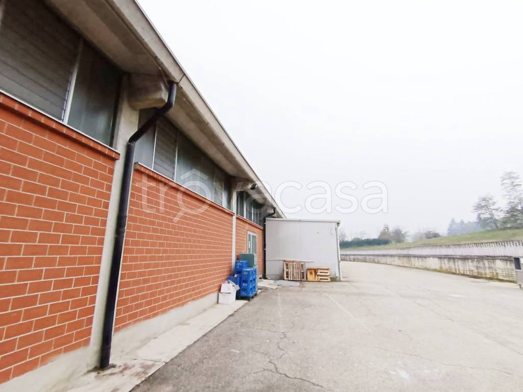 locale commerciale in affitto ad Asti in zona Valmanera