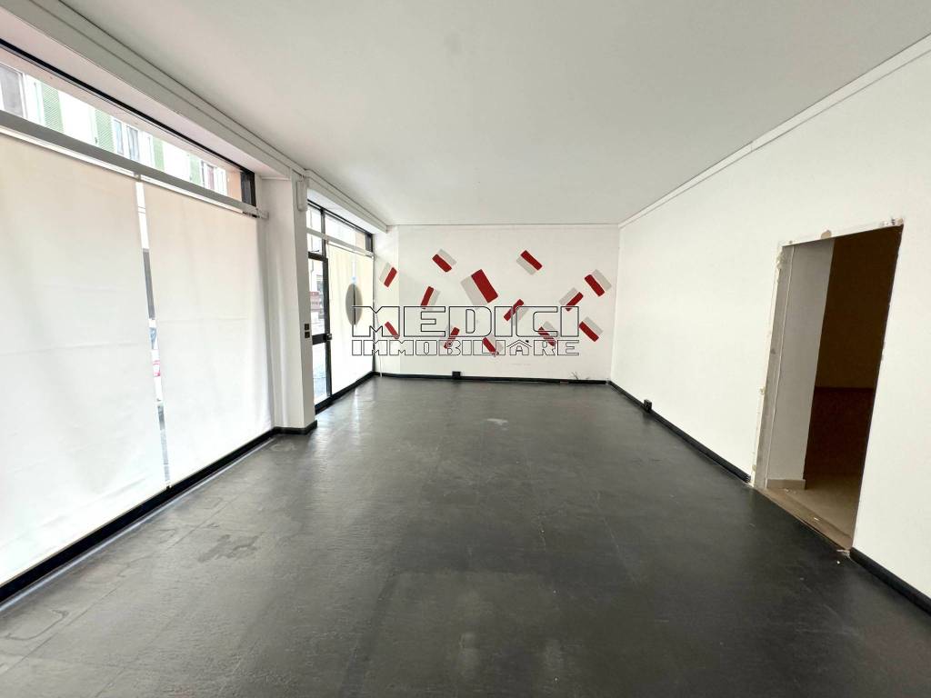 negozio in affitto ad Asti