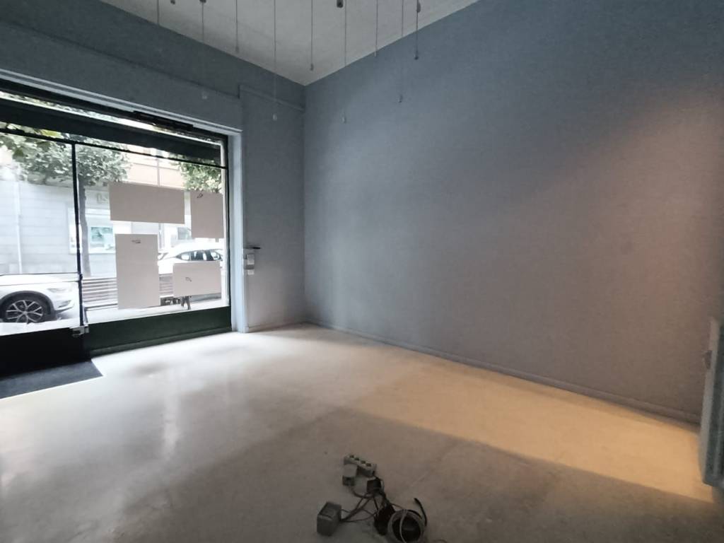 negozio in affitto ad Asti