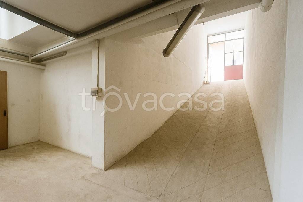 locale commerciale in affitto ad Asti in zona Corso Dante