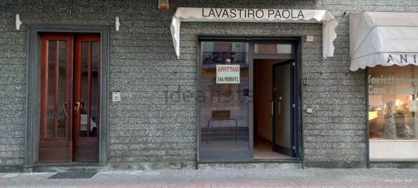 locale commerciale in affitto ad Asti