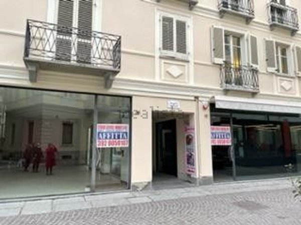 locale commerciale in affitto ad Asti