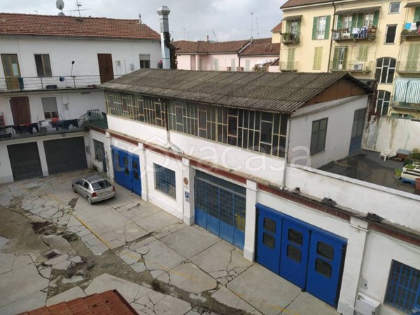 locale commerciale in affitto ad Asti