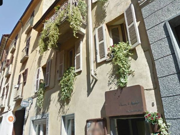 negozio in affitto ad Asti