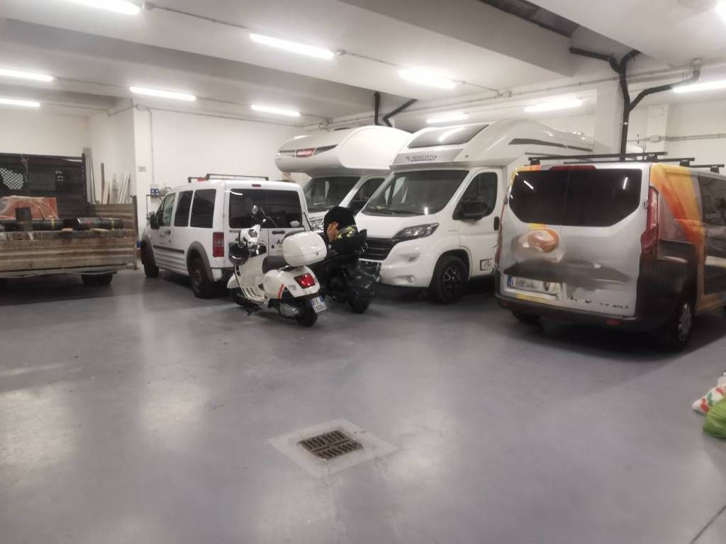 locale commerciale in affitto ad Asti