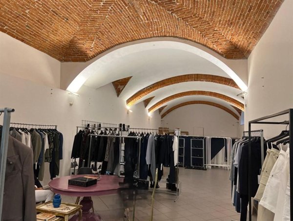 negozio in affitto ad Asti in zona Centro Città