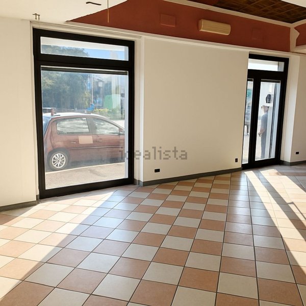 locale commerciale in affitto ad Asti