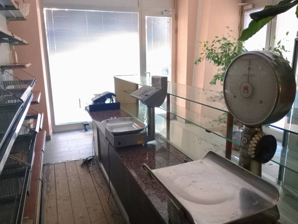 negozio in affitto ad Asti in zona Centro Città